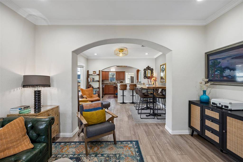 728 N Winnetka Avenue, Dallas, TX 75208