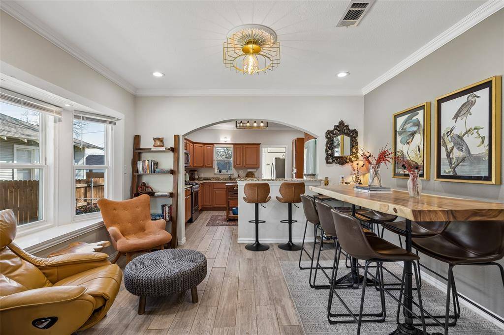 728 N Winnetka Avenue, Dallas, TX 75208