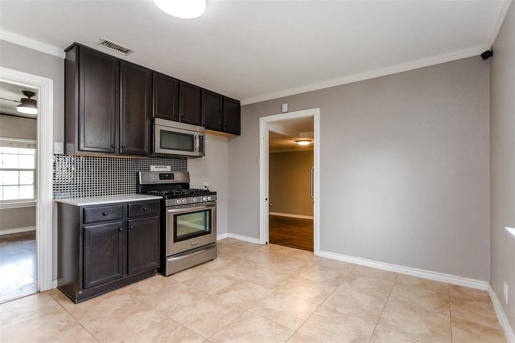 3212 S Llewellyn Avenue, Dallas, TX 75224