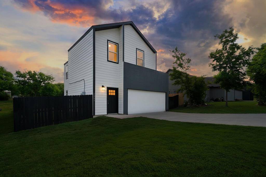 5905 Collins Court, Granbury, TX 76048