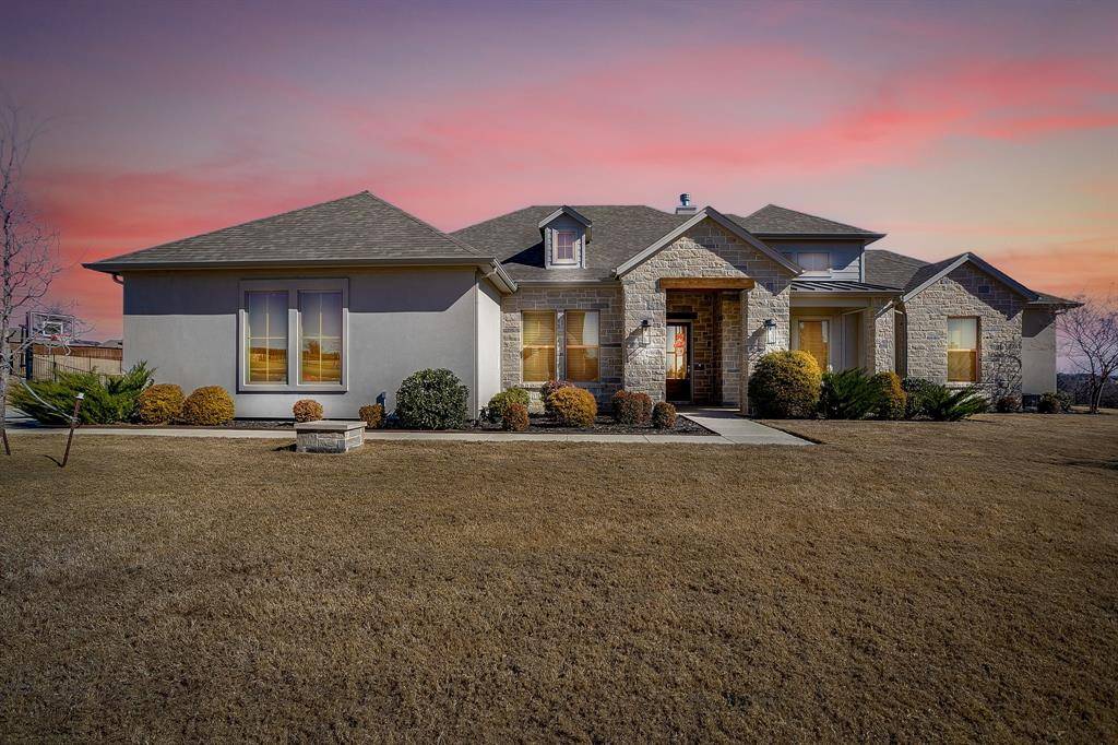 7732 Laura Lake Lane, Fort Worth, TX 76126