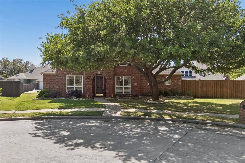 8410 Lexington Court, Rowlett, TX 75089