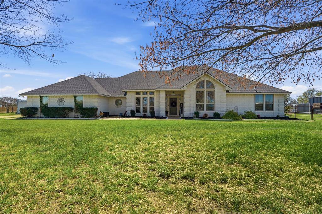 333 Meadow Crest Road, Fort Worth, TX 76108