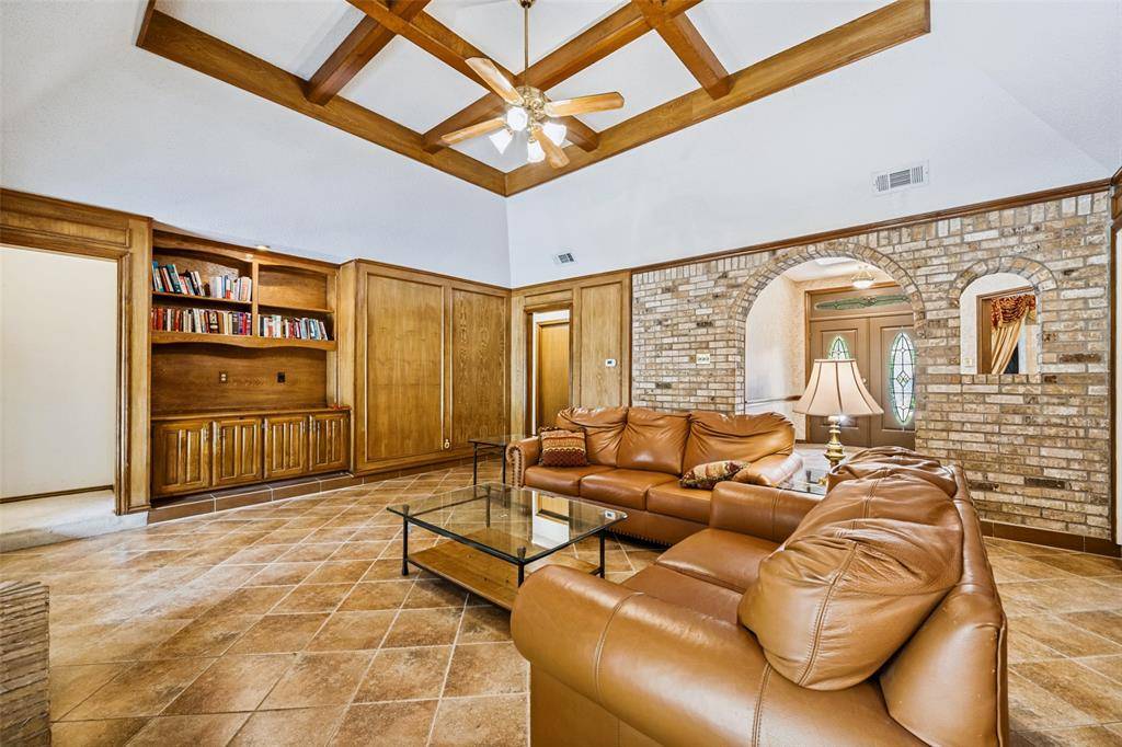 3910 Cross Bend Court, Arlington, TX 76016