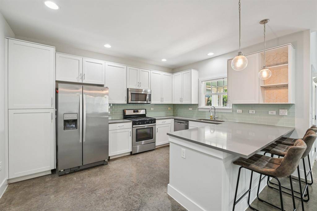 656 Bishop Heights Lane, Dallas, TX 75208