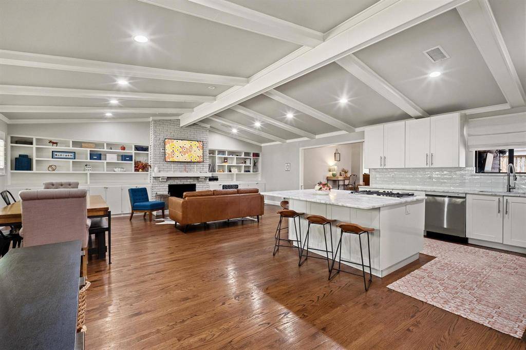 10111 Shadyview Drive, Dallas, TX 75238