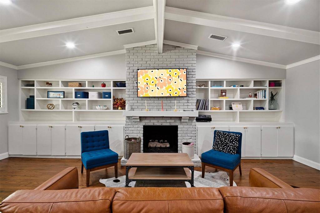 10111 Shadyview Drive, Dallas, TX 75238