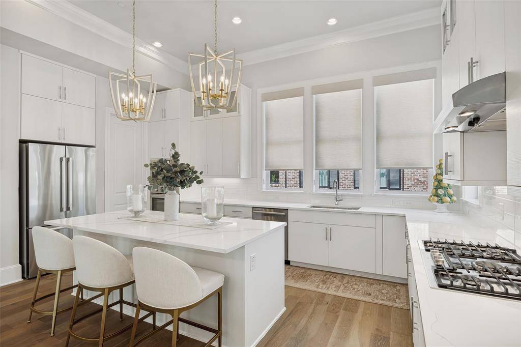 15015 Oak Street, Addison, TX 75001