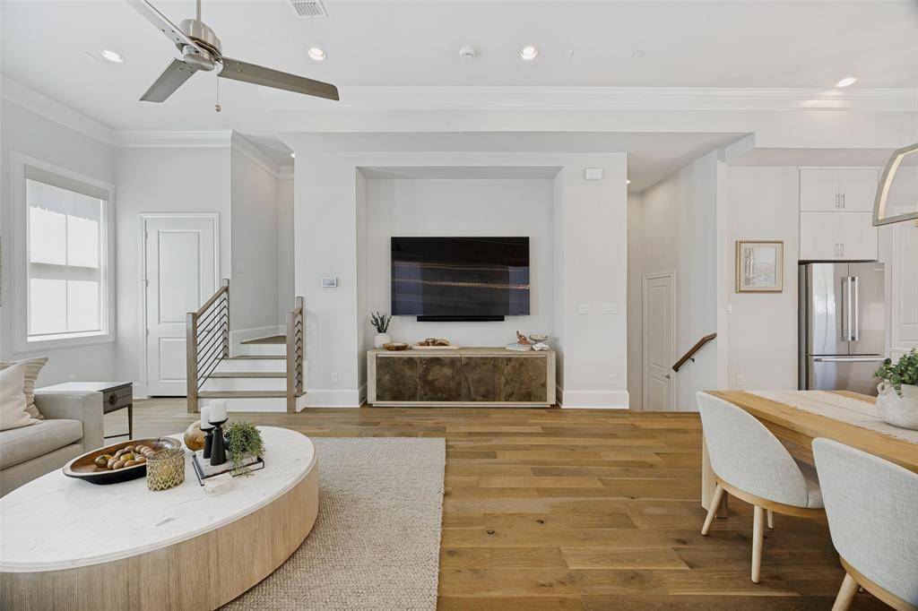 15015 Oak Street, Addison, TX 75001