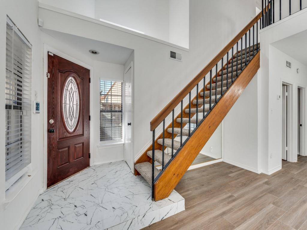 8901 Casa Drive, Irving, TX 75063