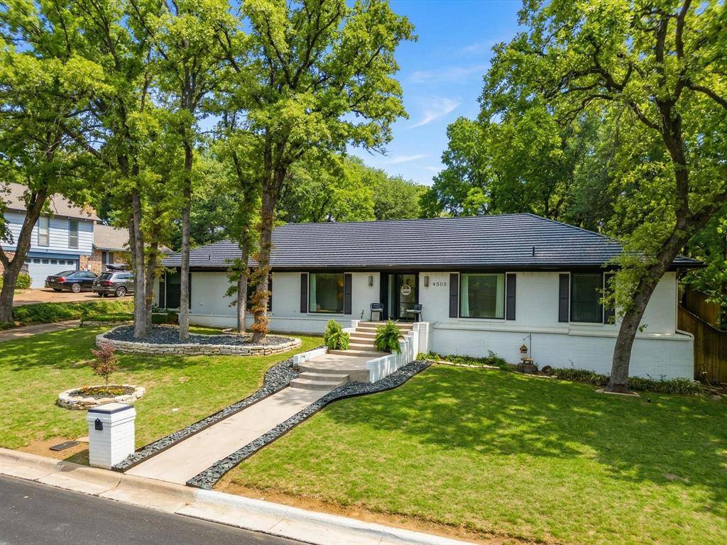 4505 Woodland Park Boulevard, Arlington, TX 76013
