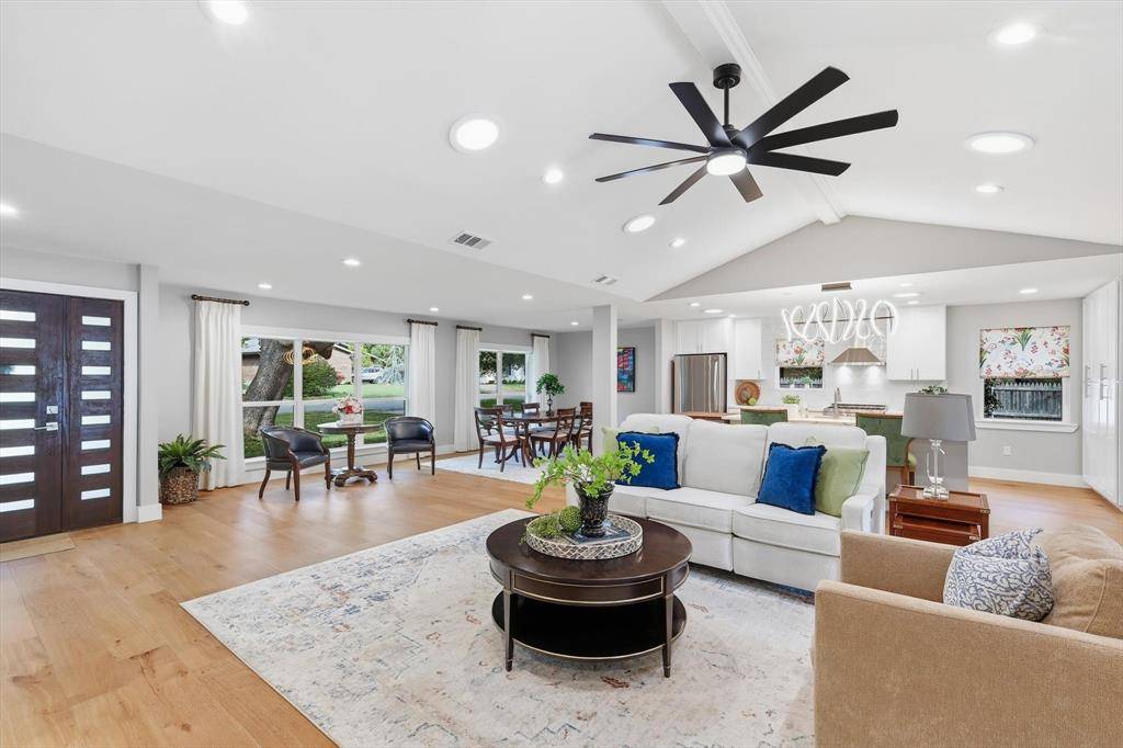 6722 Kingsbury Drive, Dallas, TX 75231