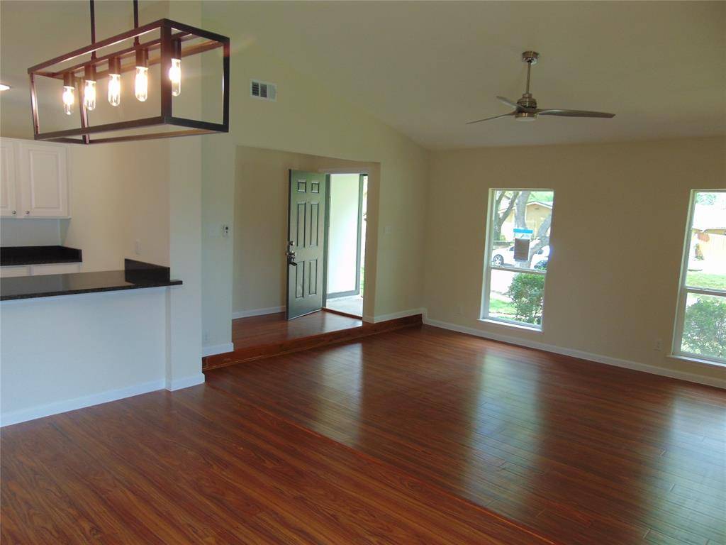 2918 Ashglen Drive, Garland, TX 75043