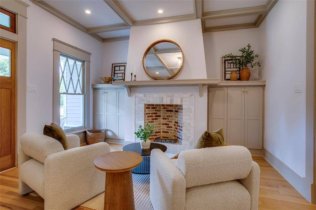 714 N Edgefield Avenue, Dallas, TX 75208