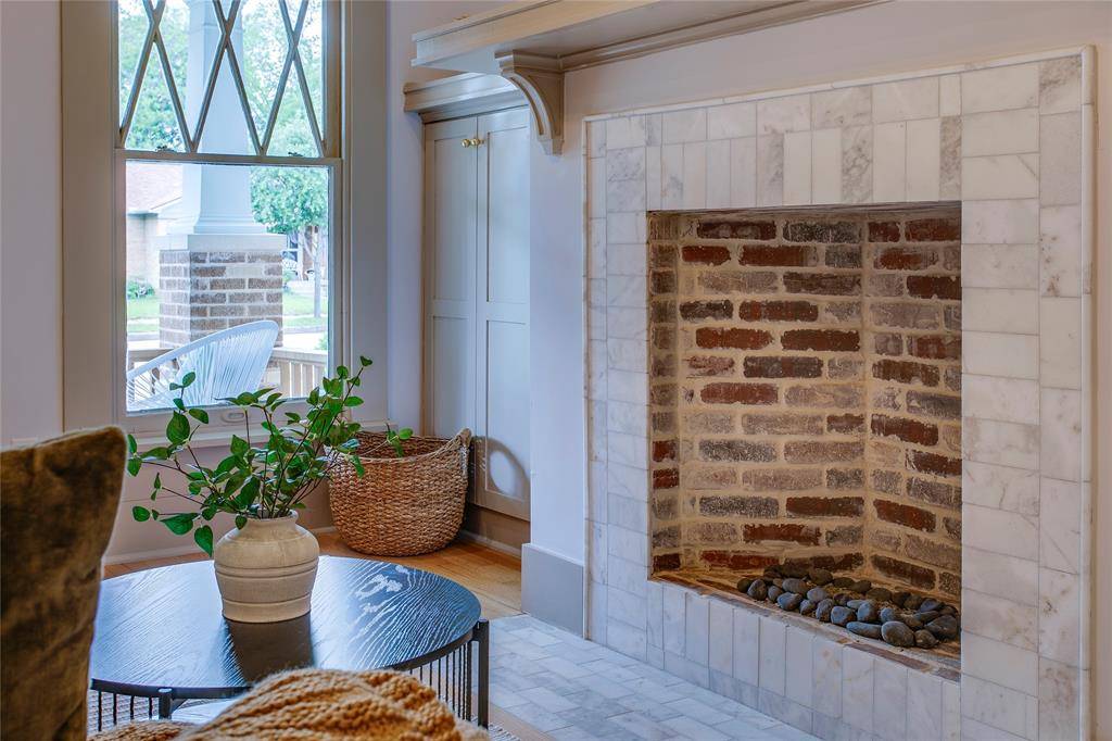 714 N Edgefield Avenue, Dallas, TX 75208