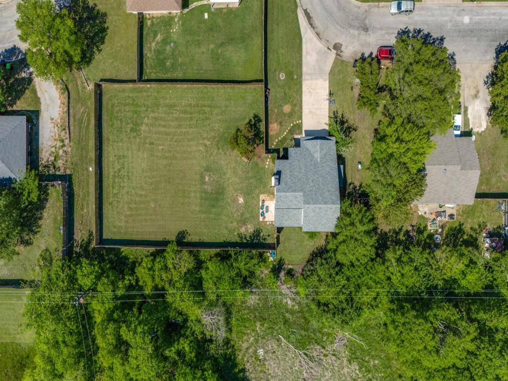 401 N Sierra Trail, Pilot Point, TX 76258