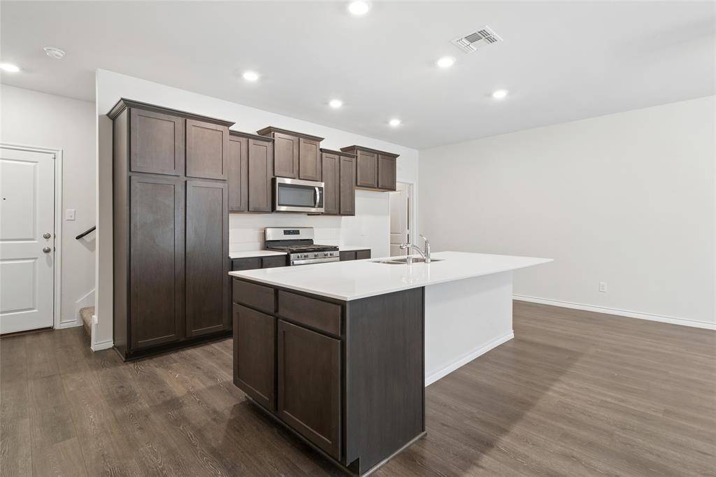 2041 Juniper Pass Way, Mesquite, TX 75149