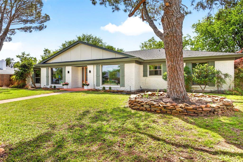 4316 Winding Way, Benbrook, TX 76126