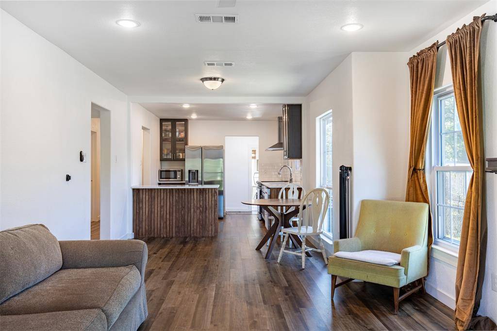 1239 Whitaker Avenue, Dallas, TX 75216