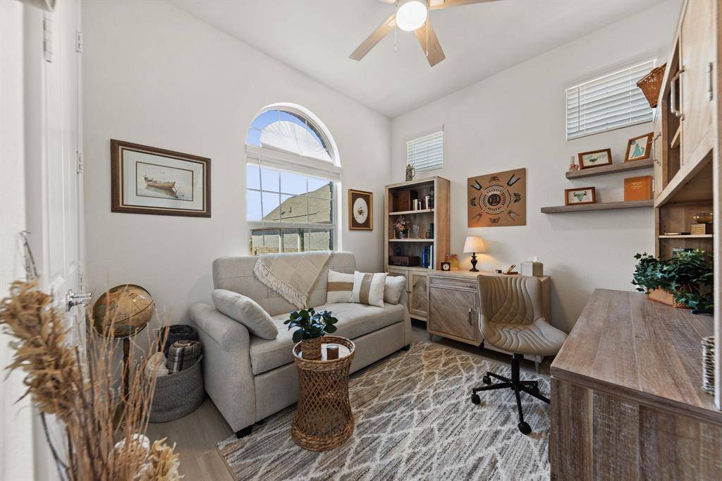 4726 Prairie Crest Lane, Arlington, TX 76005