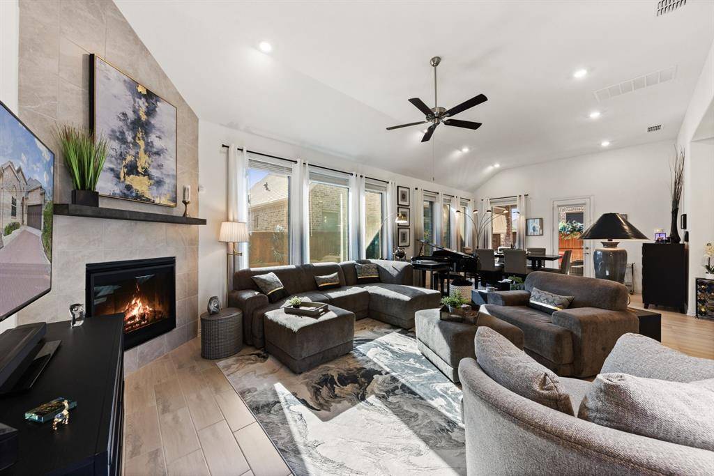 4726 Prairie Crest Lane, Arlington, TX 76005