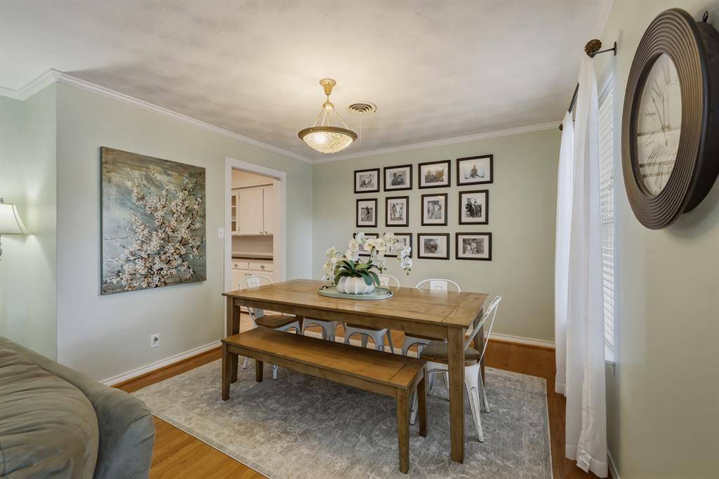 2367 Rockyglen Drive, Dallas, TX 75228