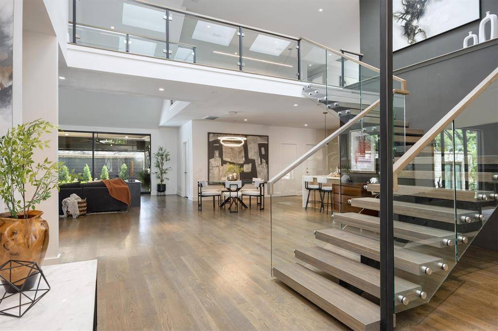 5814 Flintshire Lane, Dallas, TX 75252