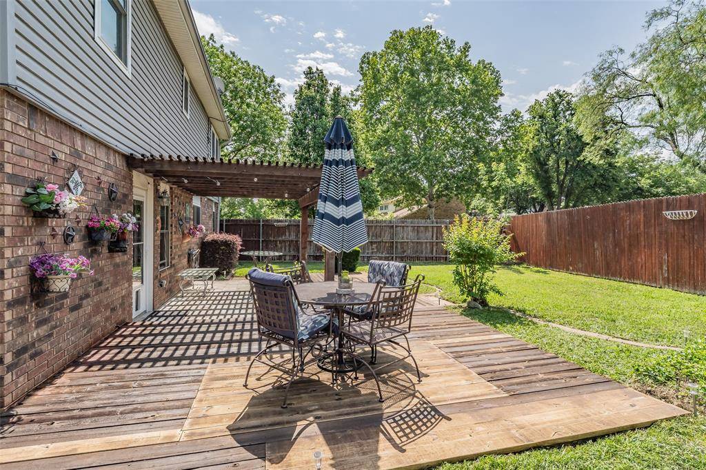 1219 Brian Court, Grapevine, TX 76051