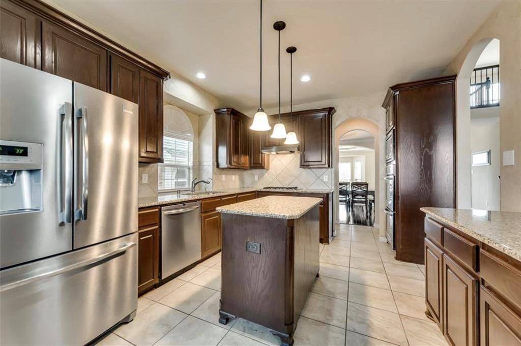 308 Wisteria Way, Red Oak, TX 75154