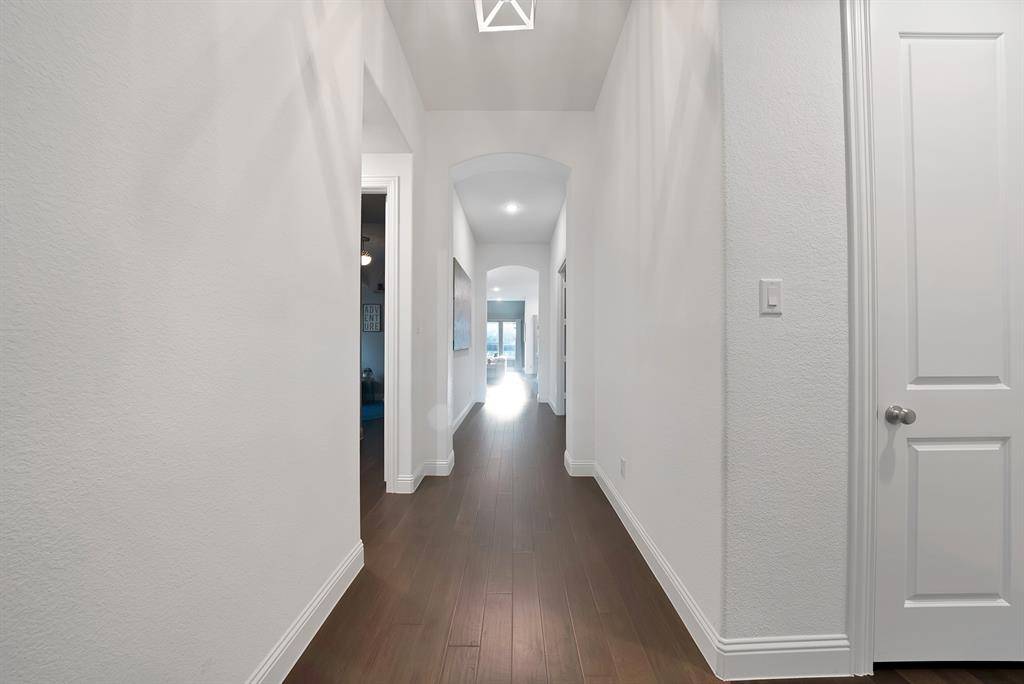 2012 Roundtree Circle E, Fort Worth, TX 76008