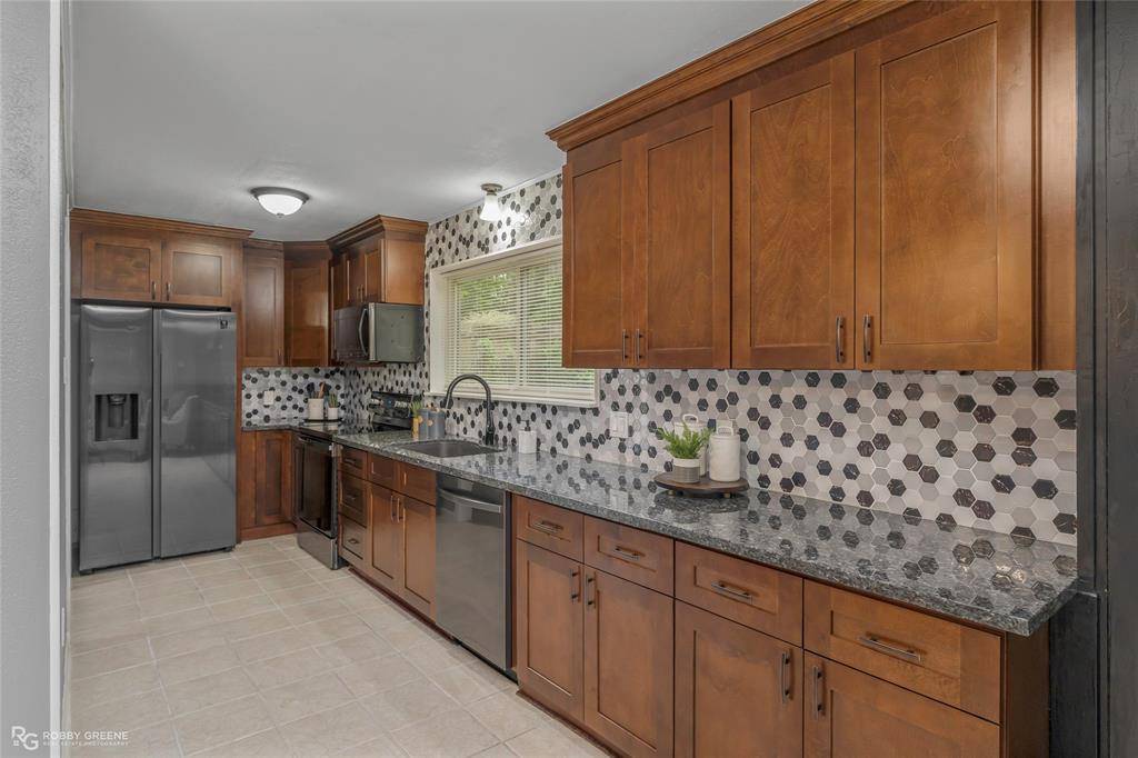 305 Short Leaf Drive, Haughton, LA 71037