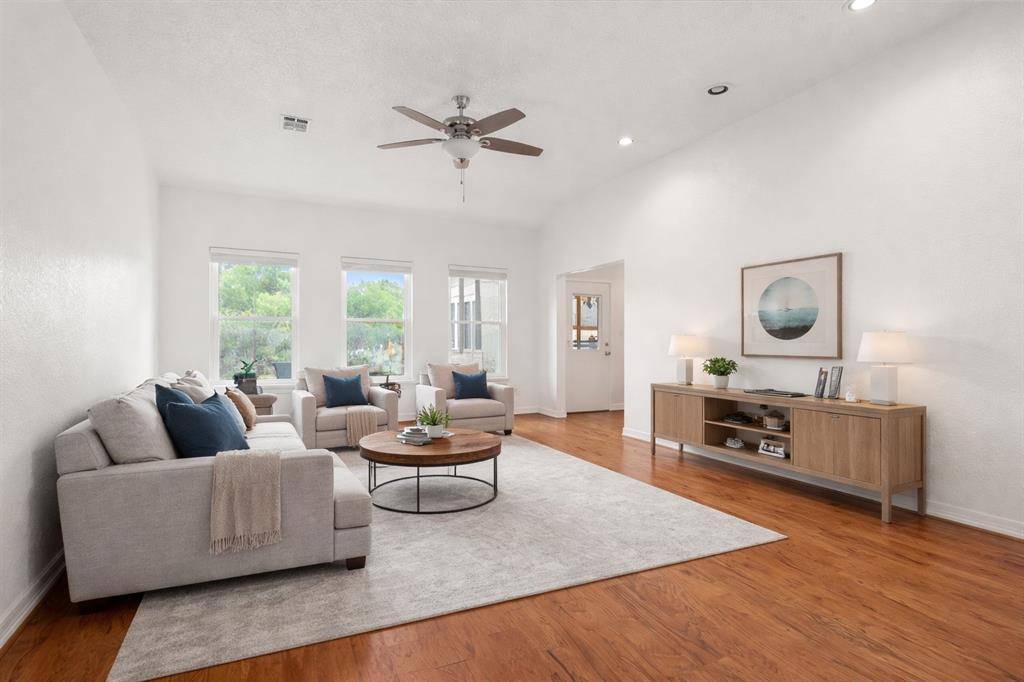 128 W Persimmon Drive, Granite Shoals, TX 78654