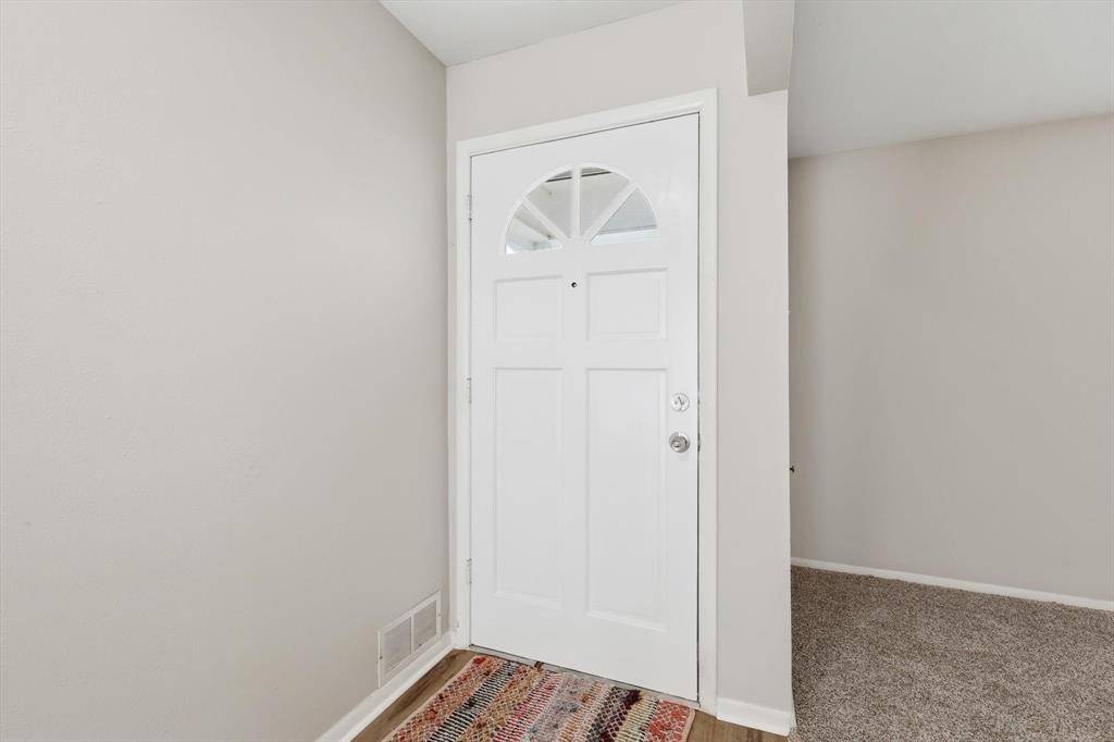 713 Waggoner Drive, Arlington, TX 76013