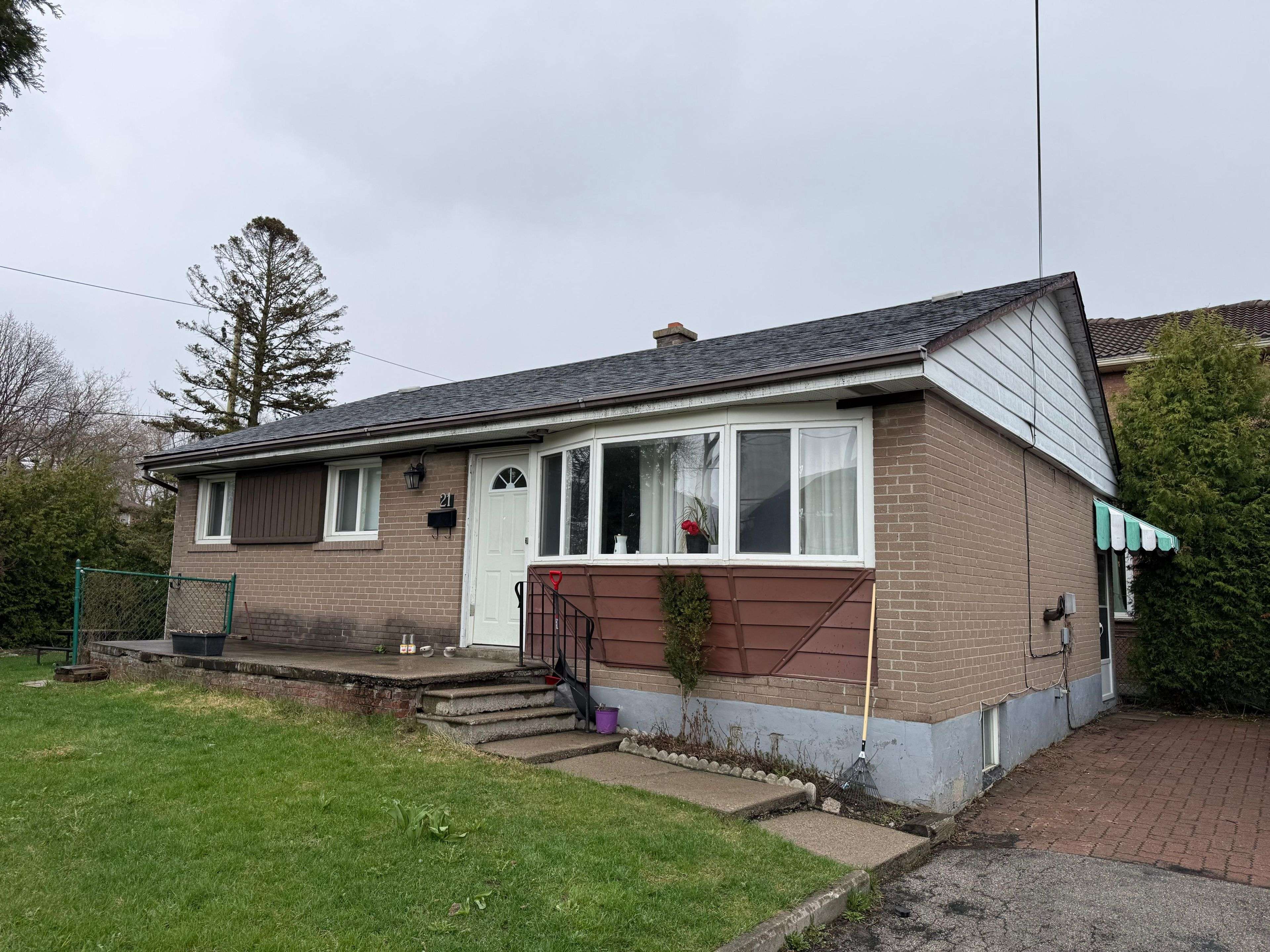 21 Bellbrook RD #Lower, Toronto E05, ON M1S 1K1