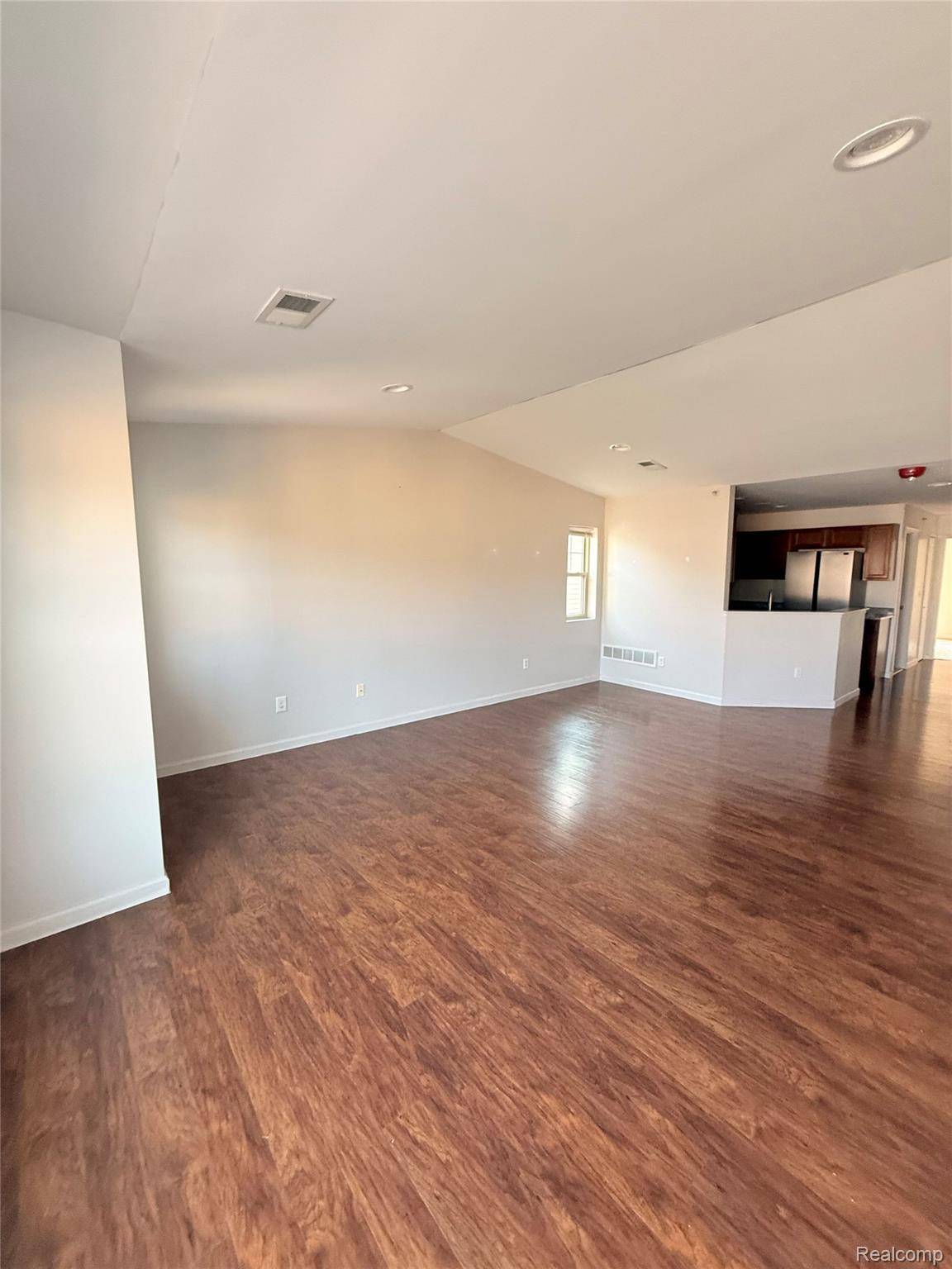 406 Legato DR, Walled Lake, MI 48390