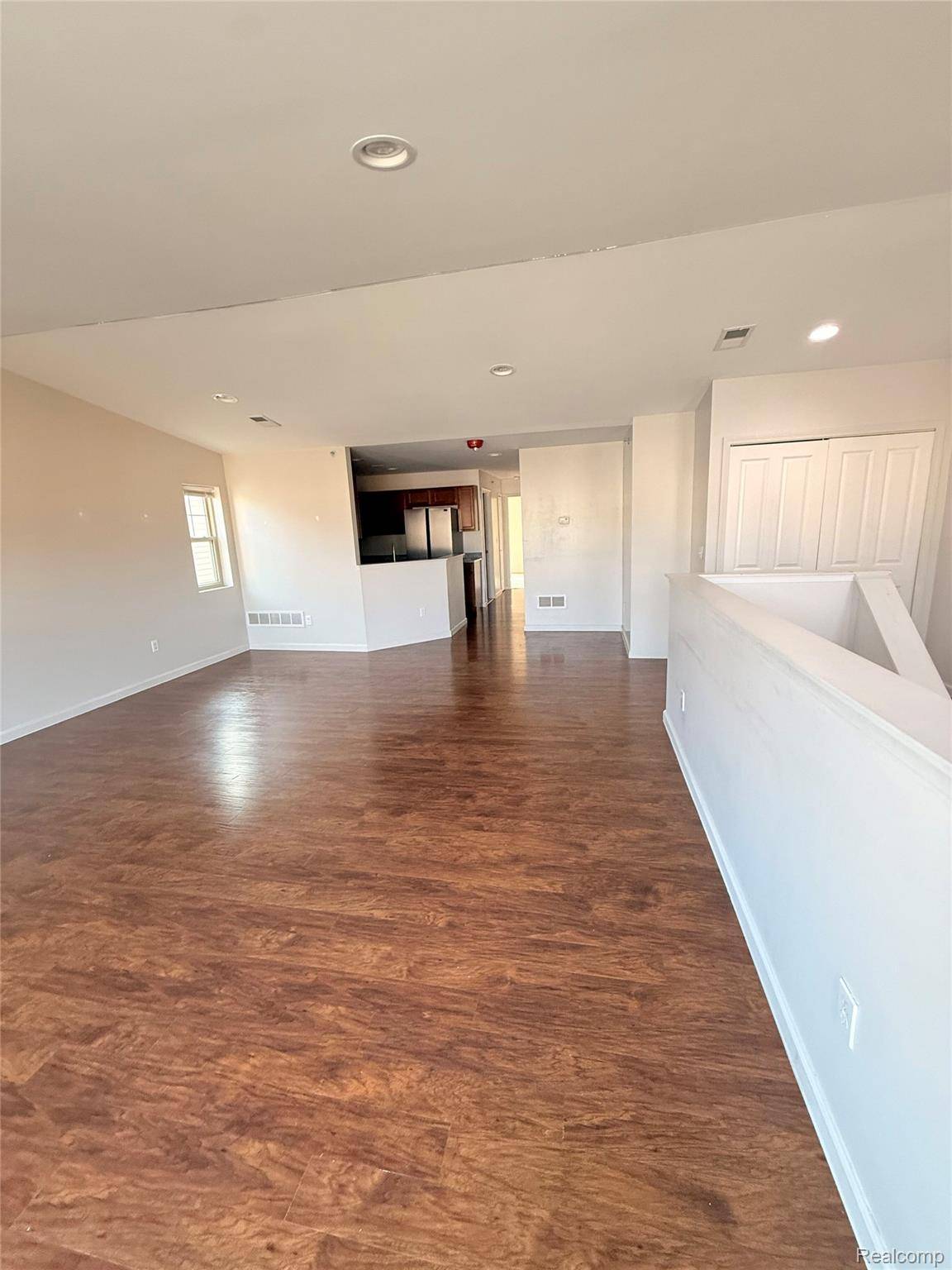 406 Legato DR, Walled Lake, MI 48390