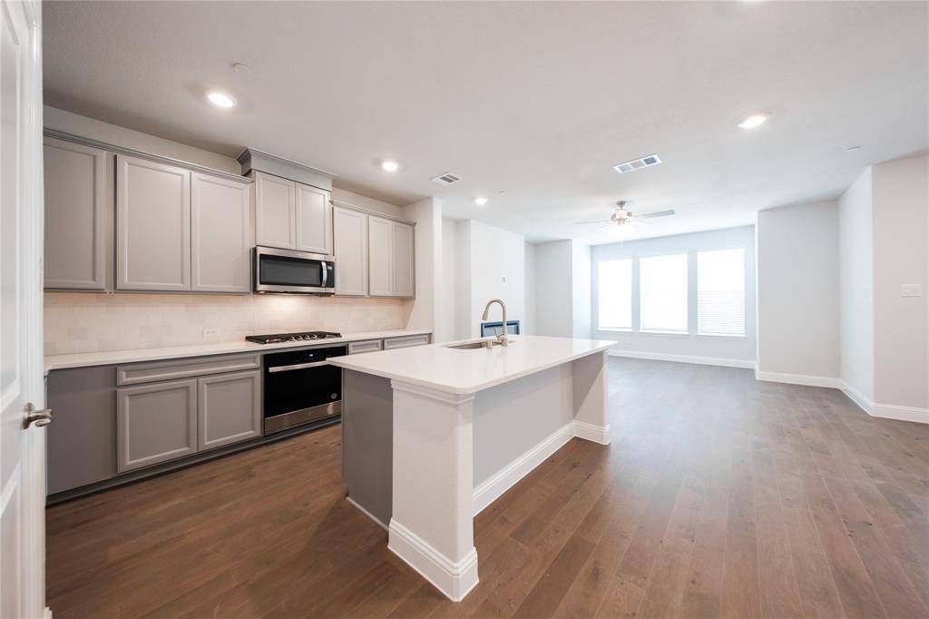 2116 Naples Drive, Rowlett, TX 75088