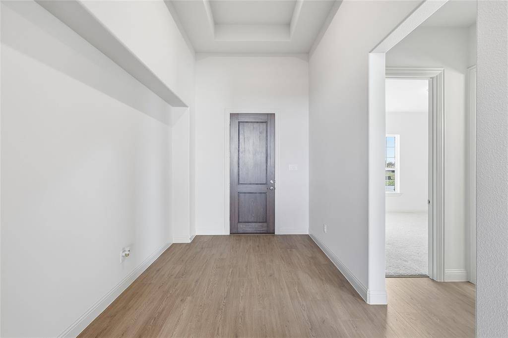 516 Shadowfax Drive, Aledo, TX 76008