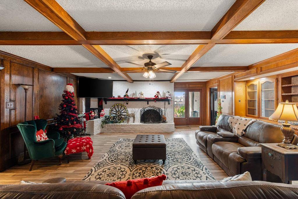 9926 NW County Road 1390, Blooming Grove, TX 76626