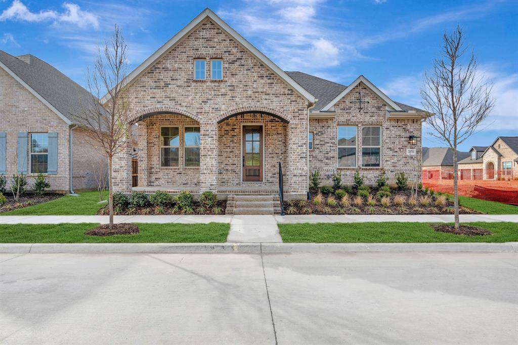 2076 Spotted Fawn Drive, Arlington, TX 76005