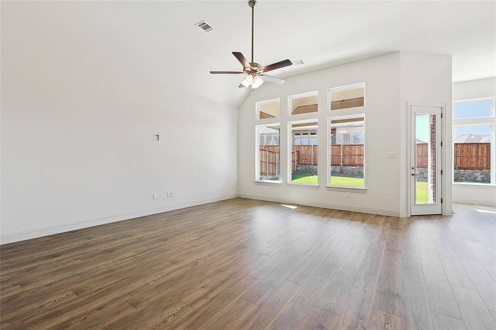 313 Trinity Court, Shady Shores, TX 76208