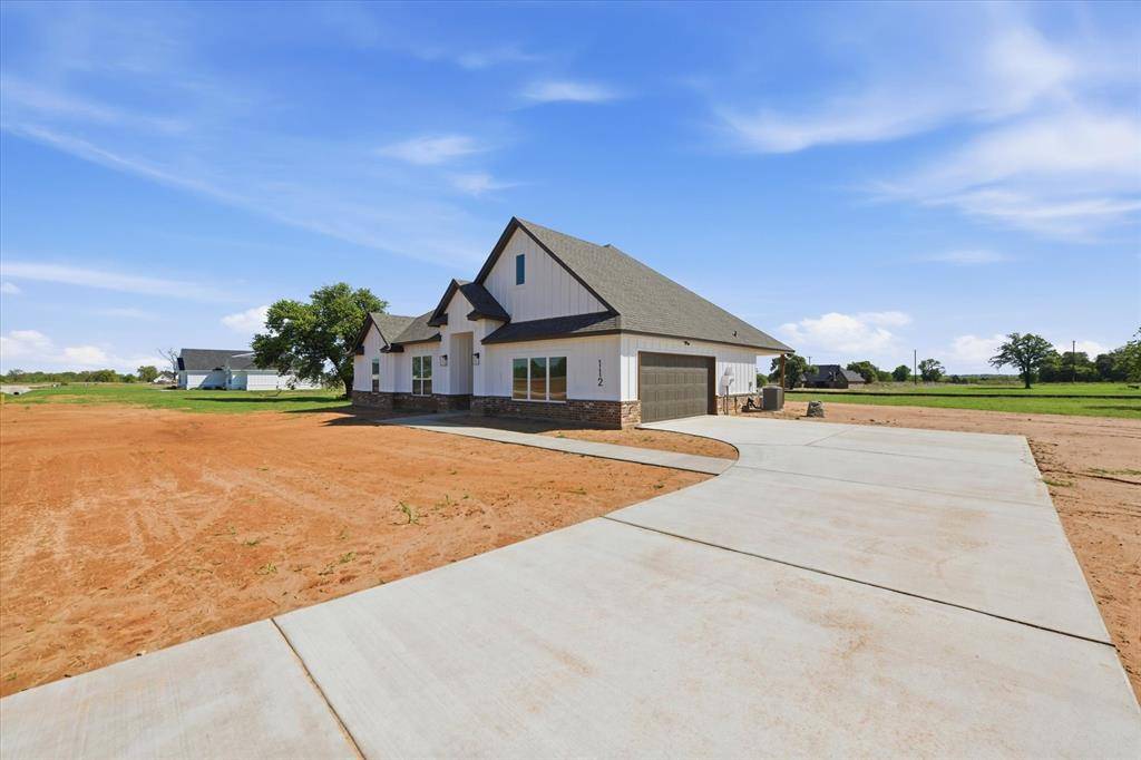 112 Cattleman Drive, Poolville, TX 76487