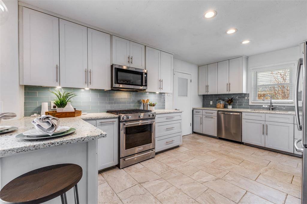 8024 Hunnicut Road, Dallas, TX 75228