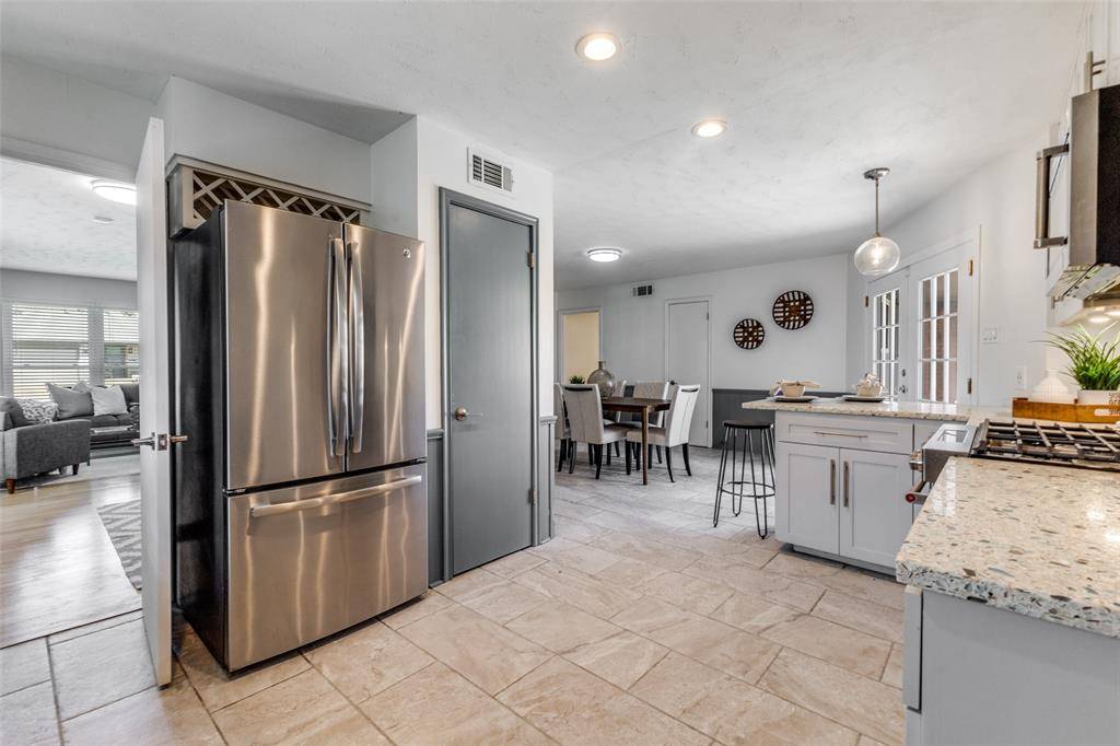 8024 Hunnicut Road, Dallas, TX 75228