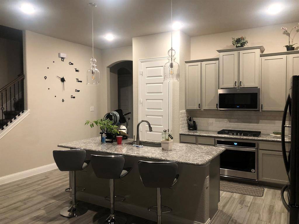 2820 Long Slope Road, Arlington, TX 76001