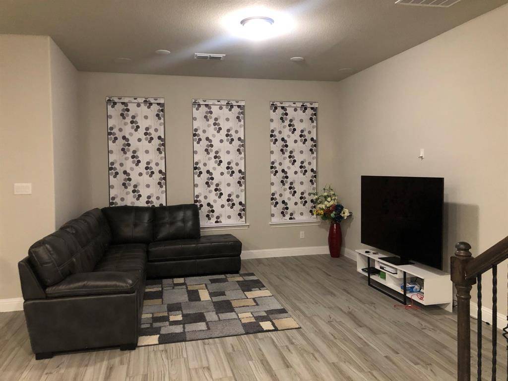 2820 Long Slope Road, Arlington, TX 76001