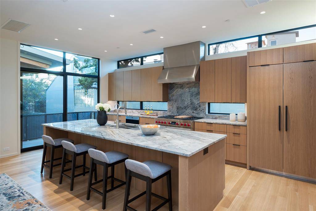 3503 Edgewater Street, Dallas, TX 75205