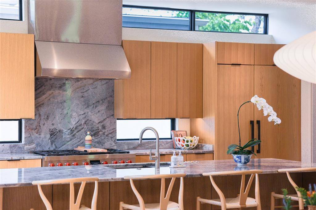 3503 Edgewater Street, Dallas, TX 75205