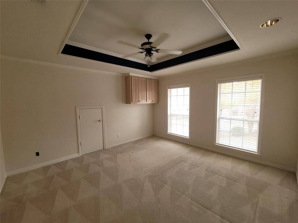 2423 River Rock Circle, Arlington, TX 76006