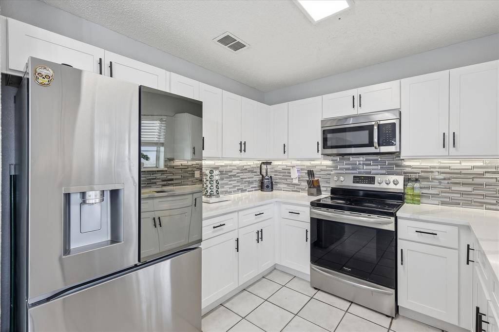 2211 Cromwell Drive, Arlington, TX 76018